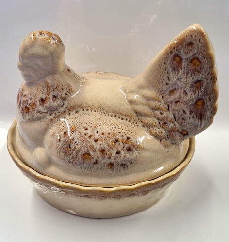 Fosters pottery chicken - fosters, round